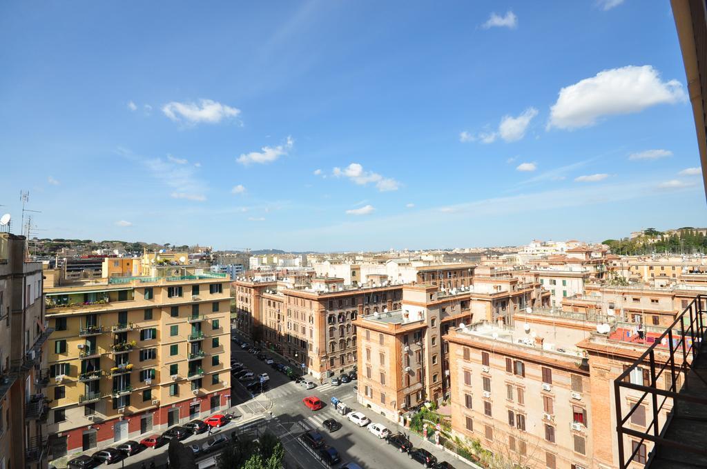 Appartamento Penthouse With View Roma Esterno foto