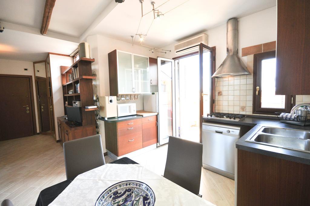 Appartamento Penthouse With View Roma Esterno foto