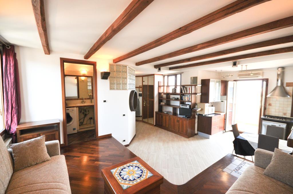 Appartamento Penthouse With View Roma Esterno foto