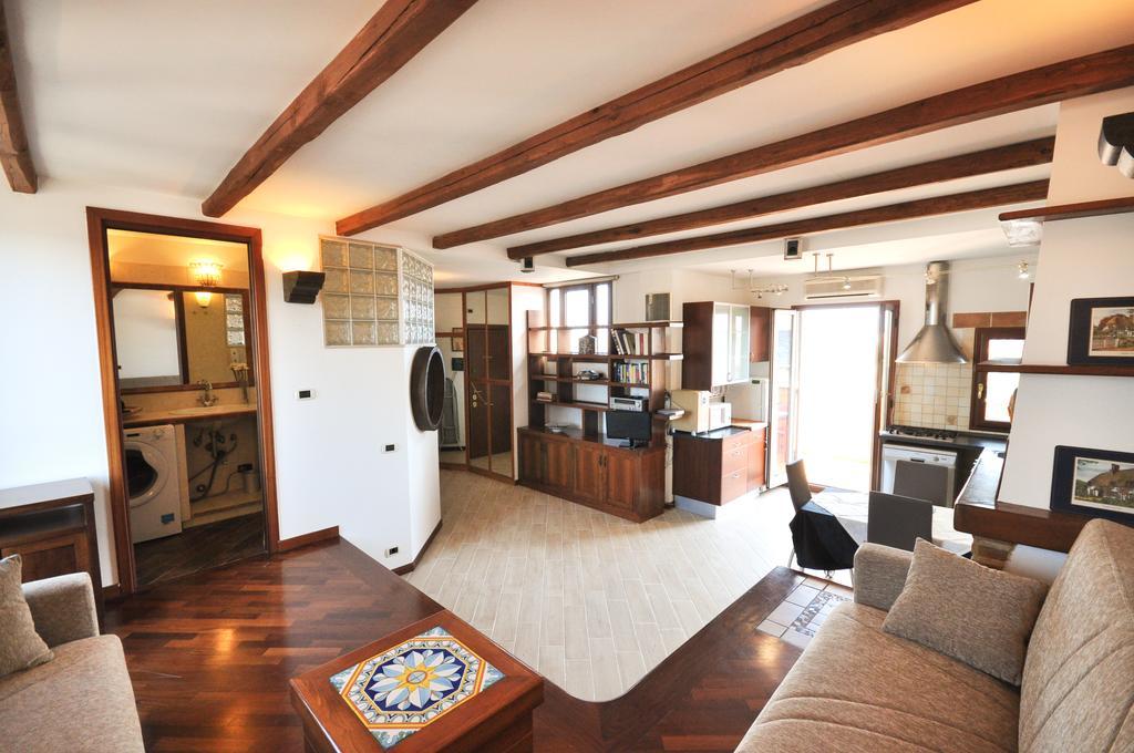 Appartamento Penthouse With View Roma Esterno foto