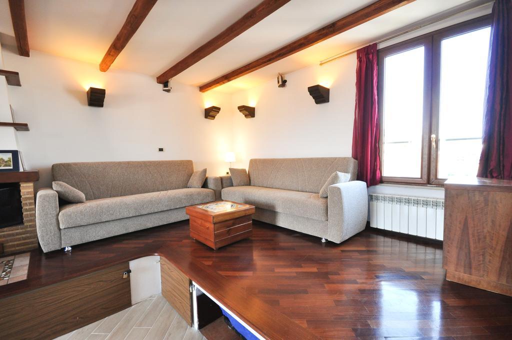 Appartamento Penthouse With View Roma Esterno foto