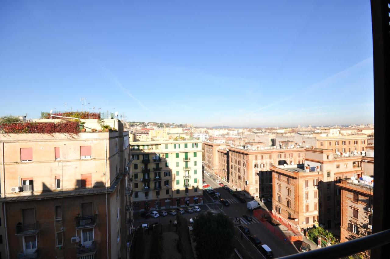 Appartamento Penthouse With View Roma Esterno foto